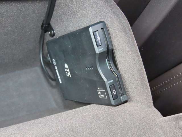 【ETC装着】再セットアップ後高速道路の料金所をノンストップで通過できて大変便利です。