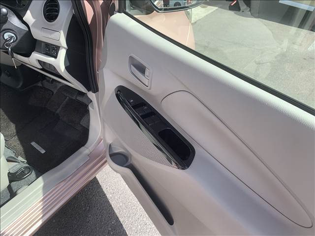 お客様へ気持ち良く新しいカーライフがスタートできます様に、全車手洗いにて丸洗い洗浄を真心をこめて徹底的に施しております。是非一度他社さんとお比べください！