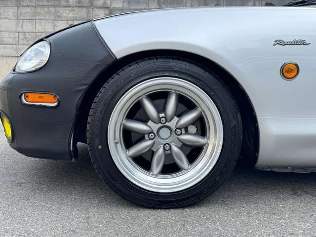 社外15インチアルミ　タイヤは21年製GOODYEARの195/50R15サイズです。