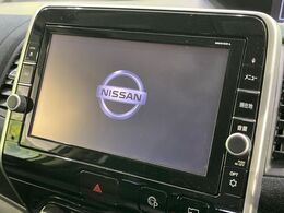 【純正9型ナビ】人気の大型9インチナビを装備。存在感のある大画面はインパクト大！ナビ利用時のマップ表示は見やすく、テレビやDVDは臨場感がアップ！いつものドライブがグッと楽しくなります♪