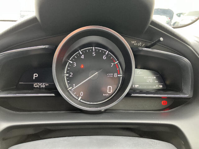 ☆スピードメーターもメーカーによってデザインが異なります。是非現車を確認してみてください。