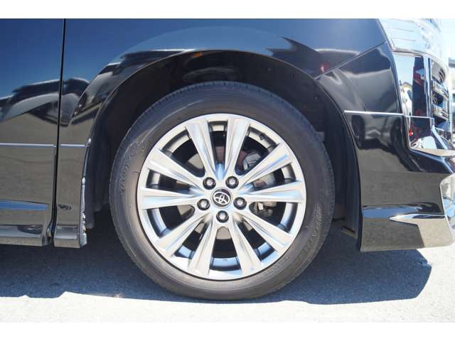 弊社では全車無修復車・保証付・メーター不正無の高品質・高年式の車を多数展示、販売しております。
