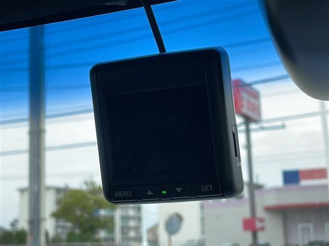 【　ドライブレコーダー　】運転中の記録を残します。事故などを起こした起こされた時の証拠を残します。