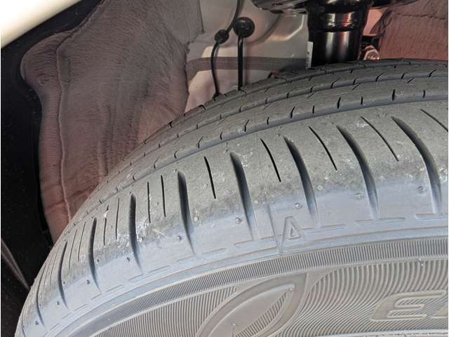 ☆訳アリ目玉車とは☆　品質が高い車両だけど少しだけ訳アリな商品です。展示期間が長い車両/キズや汚れが少しある/下取り車などで中間マージン無しなどの理由です。