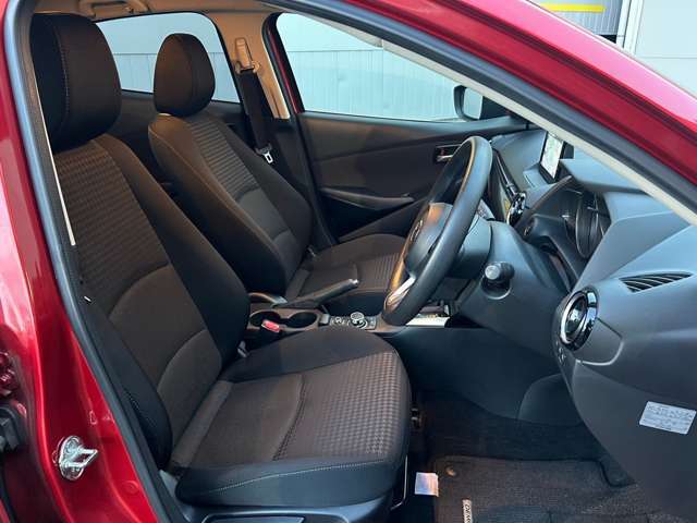 運転席シート廻りは使用感も少なく、良好な状態となっています。丁寧に使われていたことがよくわかります。