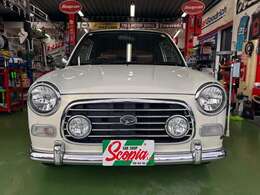 オルタネータ交換(R7年11月)　新品ホワイトリボンタイヤ　新品ブラウンシートカバー　NARDIステアリング　NARDIシフトノブ　ホワイトホイール　新品フロアマット　純正ホワイトカラー　USB接続オーディオ付