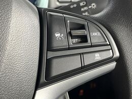 【アダプティブクルーズコントロール】高速道路での長距離走行が楽に！！自動で速度を保つクルーズコントロールが、衝突軽減システムと連携し、前方の車両を感知して車間を保つように速度調節してくれます！！