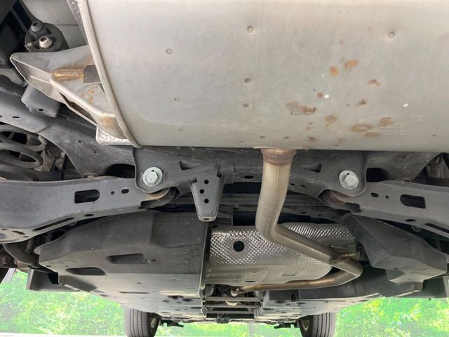 親切・丁寧な専門メカニックスタッフが応対！・車検・点検整備・事故等の修理などアフターサービスも安心。お車のカスタマイズもネクステージのサービススタッフまでご相談ください！