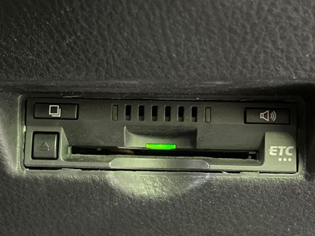 【ETC】高速道路の料金所をストレスなく通過！話題のスポットやサービスエリアに多い「スマートIC」利用時は必須のアイテムです。当店でセットアップを実施、ご納車当日からすぐにご利用いただけます！