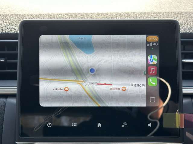 アップルカープレイ対応ディスプレイ♪スマートフォンを接続してグーグルマップを使用することが出来ます♪