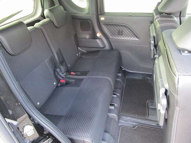 ユーザー様より仕入れる車両は査定員により厳格な査定を行います！機関系の状態はもちろん、骨格部位の修復歴や外板パネルの交換歴・板金塗装歴などを十分に確認した上で、基準に達した車両のみを取り扱います！！