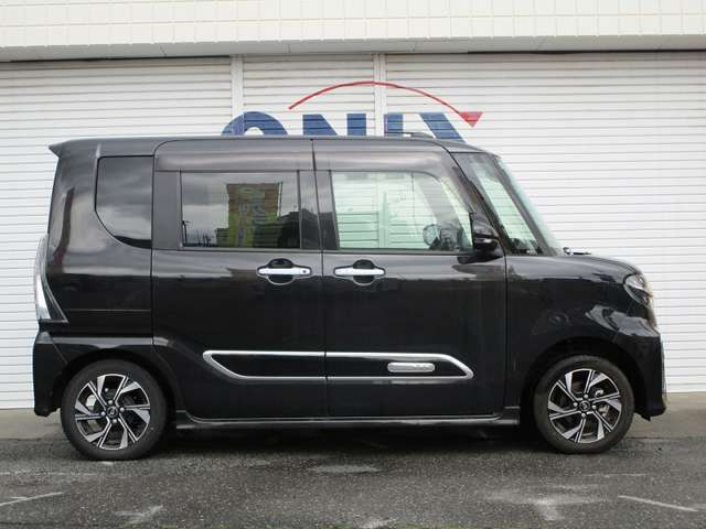 ユーザー様より仕入れる車両は査定員により厳格な査定を行います！機関系の状態はもちろん、骨格部位の修復歴や外板パネルの交換歴・板金塗装歴などを十分に確認した上で、基準に達した車両のみを取り扱います！！