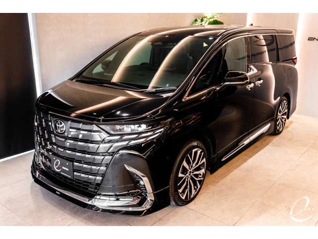 エクステリアカラーは『ブラック』となっております