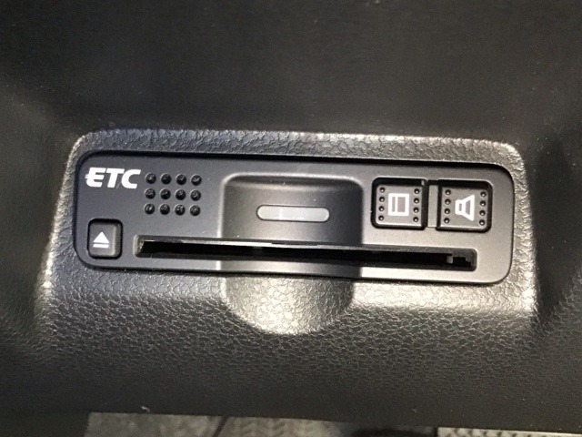 ETC付きで高速道路をノンストップ・キャッシュレスで利用出来ます！スマートインターの出入りも利用可能でとても便利です！