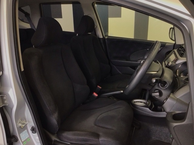 車内は徹底的にクリーニングされているので、快適にお乗りいただけます。