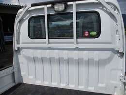 当社は、認証工場を完備しております。整備の腕にも自信がございますので、安心してお車をお選びいただけます。