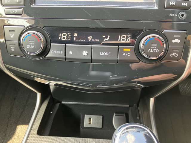 エアコンの空調設定も運転席・助手席それぞれで設定できます(*^^*)