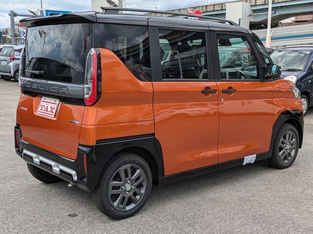 【オプションパーツ】　ご希望により、各種オプションパーツ等のご購入、取付可能！その他にも、持込パーツ等の取付にも対応！お客様のお車を素敵にドレスアップするお手伝いをいたします。お気軽にご相談ください！