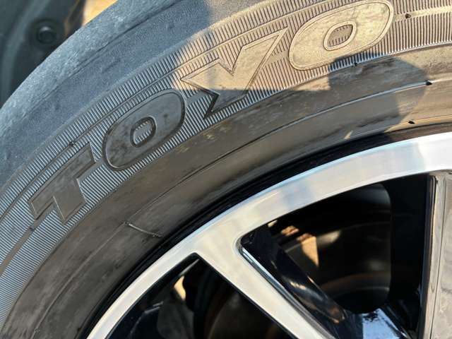 TOYOタイヤを装着しております。
