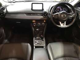 快適な室内空間が広がります。デザイン性と操作性を両立したインテリアでドライバーを飽きさせません☆