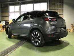 法定整備費用は本体価格に含まれております。洗練されたサービススタッフが法定整備を実施し、必要に応じて交換・修理作業を施したうえで、安心してお乗りいただける状態にしてお引渡し致します。