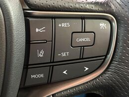 【レーダークルーズコントロール】高速道路での長距離走行が楽に！！自動で速度を保つクルーズコントロールが、衝突軽減システムと連携し、前方の車両を感知して車間を保つように速度調節してくれます！！