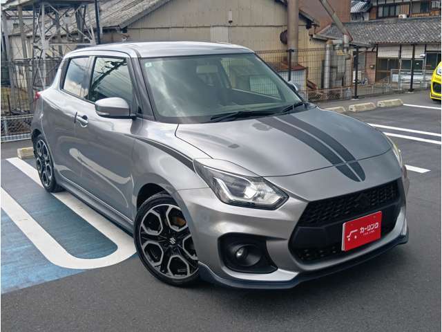 純正エアロでスタイリッシュなフロントデザインです。