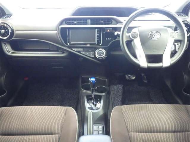 トヨタ認定中古車保証付！（1年間、距離無制限　HV車はHV保証付）　別途延長保証もご用意しております♪　ぜひ現車を確認にご来店ください