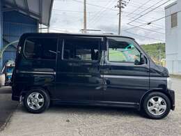 エンジン・足廻り・下廻り・機関系はもちろんのこと、エアコン・ナビETC等の電装品や装備品を含め、厳しい目線でチェックし心を込めて納車整備を行います！！