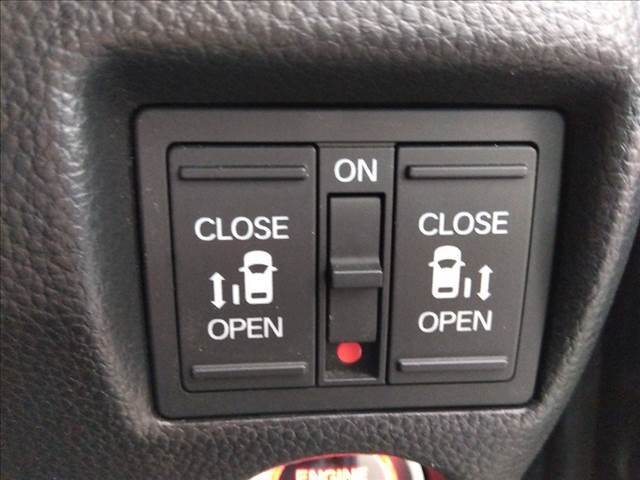 4WD☆ターボ☆ホンダセンシング☆ナビ☆Bluetooth☆Bカメラ☆ドラレコ☆ビルトインETC☆シートヒーター☆ハーフレザー☆両側電動ドア☆LEDライト☆パドルシフト☆パーキングセンサー☆試乗OK☆