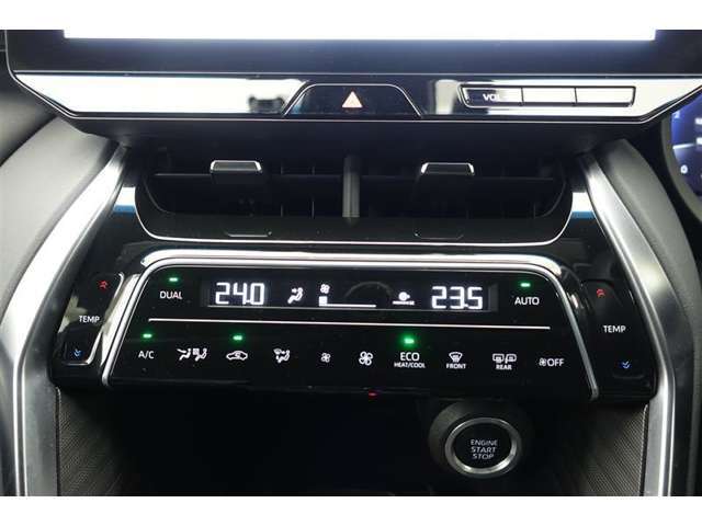 ★エアコンはオートタイプが装着済みです！オートモードにしておけば、車内温度を設定するだけで風の料や吹き出し口の切り替えを機械が行ってくれます！一年中快適な環境を作れますよ♪