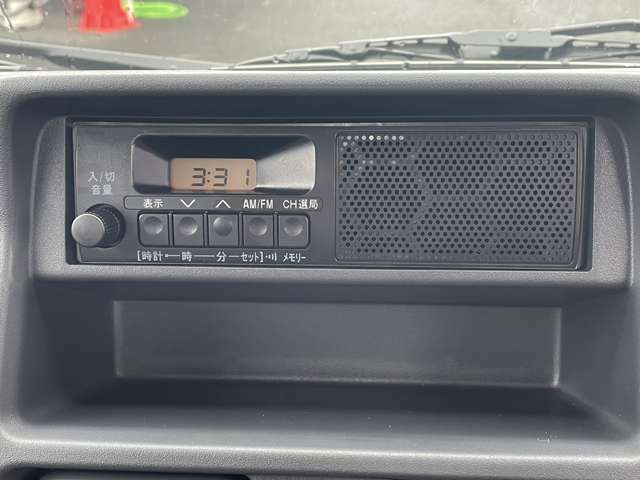 AM/FMラジオ標準装備！