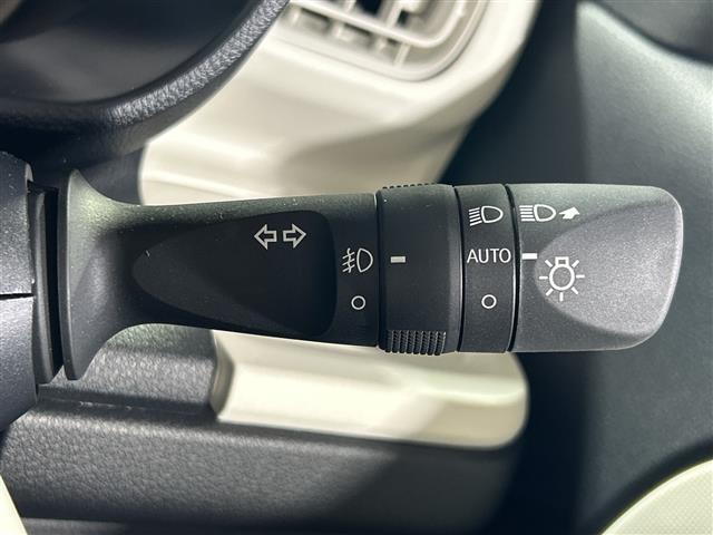 【運転席操作部】『運転席周辺の装備』の画像になります。快適なドライブを楽しむための機能が装備されています！運転席から触れるので使いやすいです！