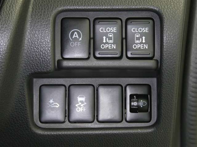 ネッツトヨタ静浜は”キレイ”にこだわっています。特設サービス工場で、新しく生まれ変わった車！内装・外装の徹底的な掃除、シートを外してニオイの元まで消臭・除菌、見えにくいエンジンルーム内もキレイ！