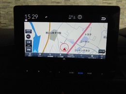 純正ナビが搭載されています。初めての道も安心ですね。Bluetooth接続可能！