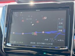 【大画面ナビ】人気の大型8インチナビを装備。存在感のある大画面はインパクト大！ナビ利用時のマップ表示は見やすく、テレビやDVDは臨場感がアップ！いつものドライブがグッと楽しくなります♪