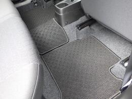 リヤフロアマット付きです。