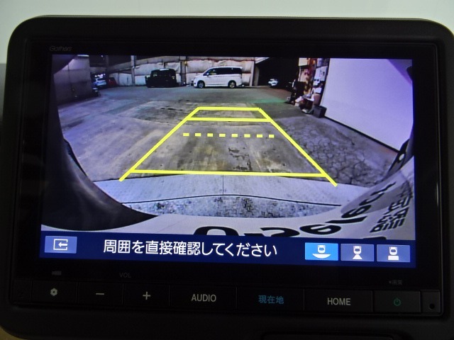 バックカメラの画像です。ガイドラインがスムースな車庫入れをサポートいたします！車庫入れの安心感がアップしますね☆