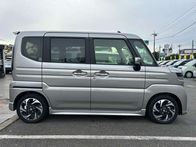 オイル交換年2回無料＆24時間ロードサービスのケーユーメンバーズカードや3年間の定期点検整備代、消耗品の交換がセットになったメンテナンスパック、こすっても安心コーティング等の特典も有ります♪