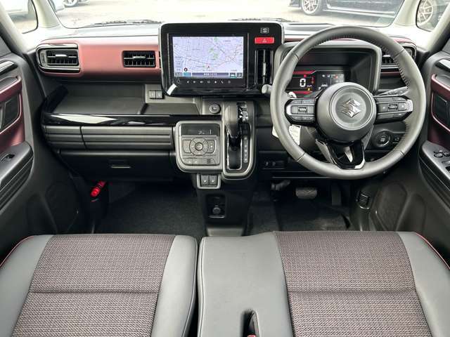 自社陸運局認証工場完備！国家資格車検検査員資格を持った整備士による整備。ステレオ、エアコン等走行に関係のない所も不具合箇所があれば修理してお渡しいたします。