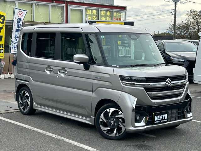 ご納車前のボディガラスコーティングやポリマーコーティングも専門業者が常駐しておりクオリティの高いコーティングを低価格にてご提供しております♪リアガラスへのフィルム貼り付けも低価格でご案内しております♪