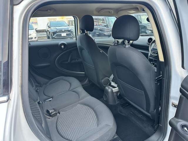 後席も広々しています！