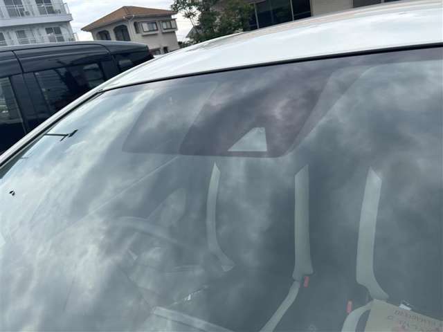 こちらの車両には衝突防止装置が付いております♪