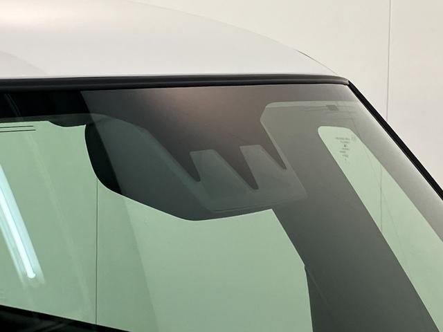 品質へのこだわり！フロアマットやシートなど車内をキレイに清掃し、ニオイや汚れなどを徹底的にクリーニングしてもらっております。室内はピカピカです☆