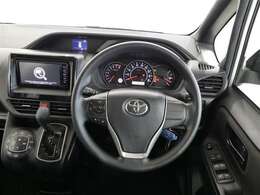 見通しのよいすっきりとした視界で、誰でも運転しやすいです。運転のしやすさは疲れにくさにも繋がりますよ♪