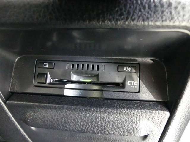 ETC車載器付きです。高速道路の料金所もスムーズに通過できます。