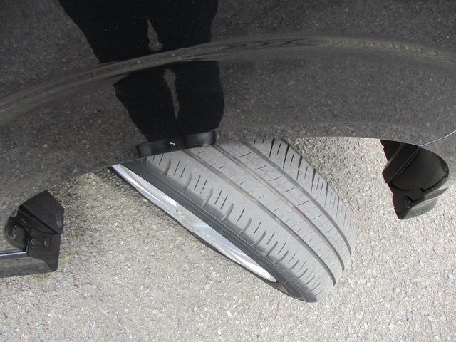 タイヤ溝お充分ございます。
