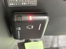 【ETC】高速道路の料金所をストレスなく通過！話題のスポットやサービスエリアに多い「スマートIC」利用時は必須のアイテムです。当店でセットアップを実施、ご納車当日からすぐにご利用いただけます！