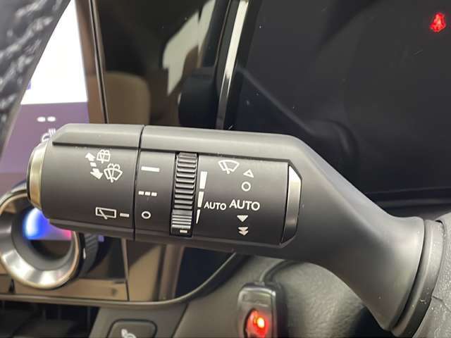 【運転席操作部】快適なドライブを楽しむための機能が装備されています！運転席から触れるので、使いやすいです！除菌プランいれていただくと、さらに清潔で安心していただけます！