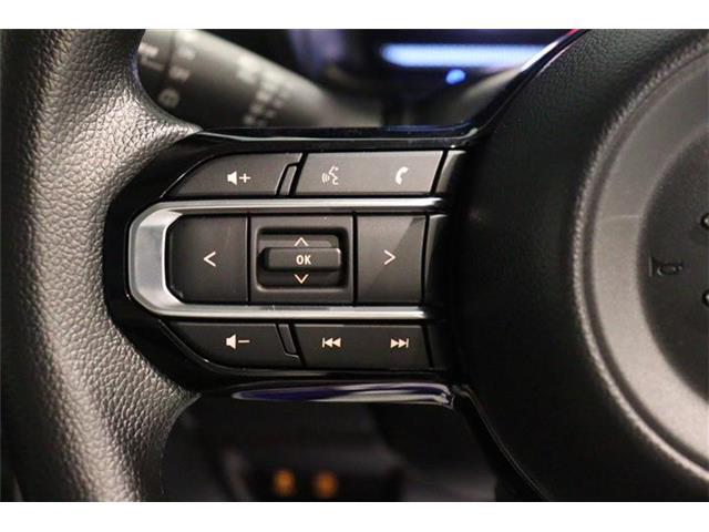 運転しながら操作が出来る画期的装備！これ便利です